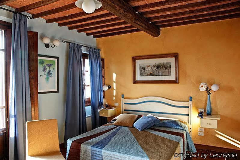 Borgo Tre Rose Hotel Valiano Exterior photo
